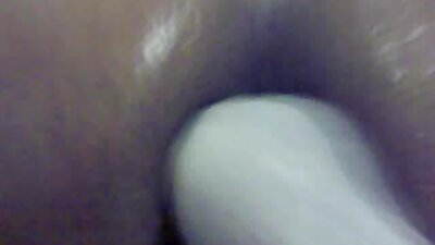 Τέλεια χείλη πορνοστάρ Adriana Chechik πιπιλίζει ένα μακρύ πετεινό